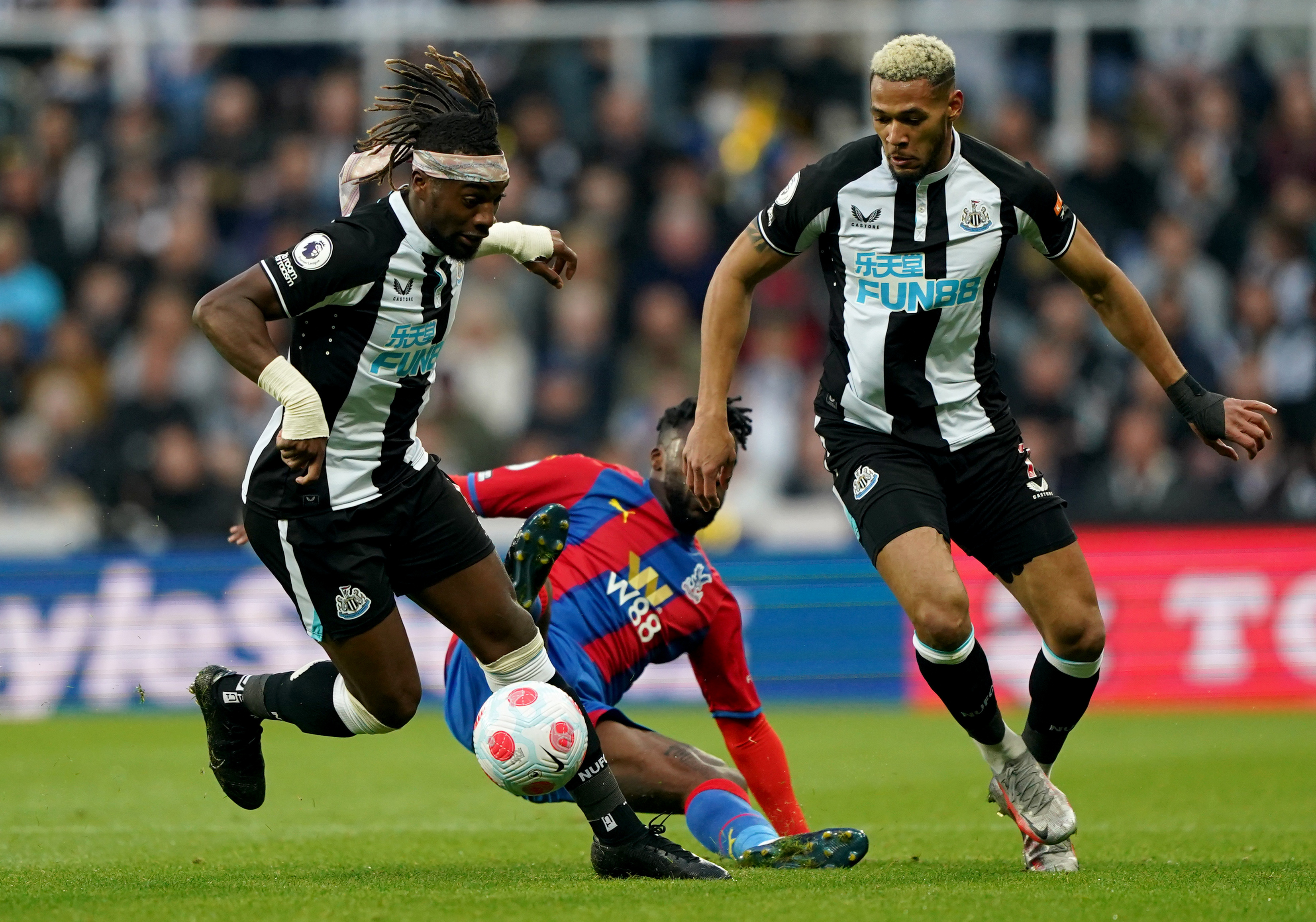 Allan Saint-Maximin and Joelinton
