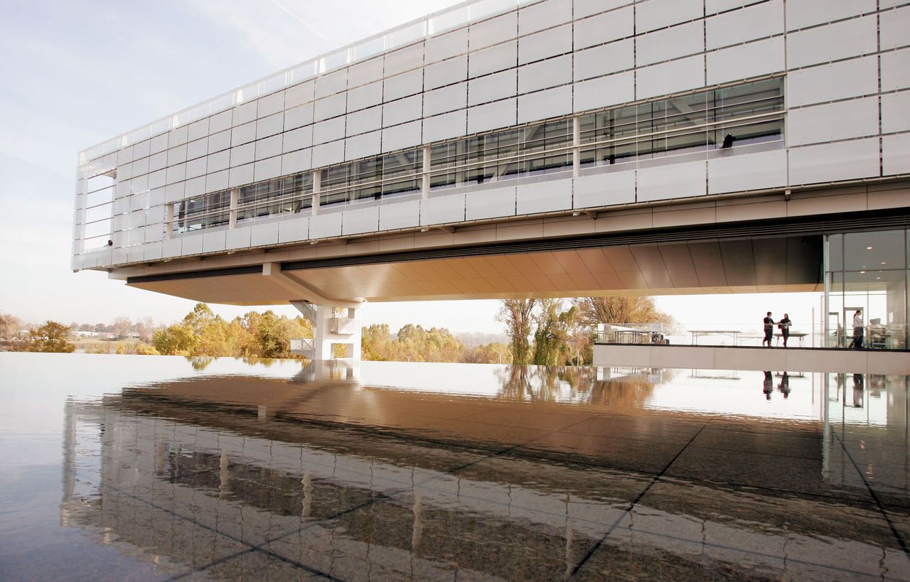 Clinton library to release thousands of documents