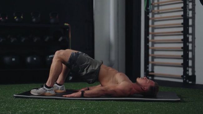 I Tried An Elite Athlete’s Four-Move Mobility Routine And It Soothed My ...
