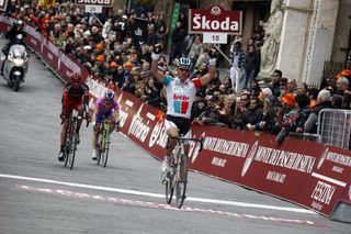 Gilbert sparkles on Strade Bianche