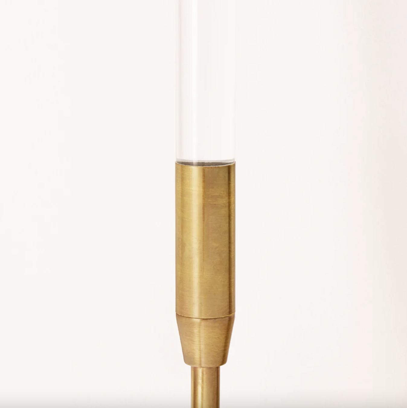 Brass reed spike light