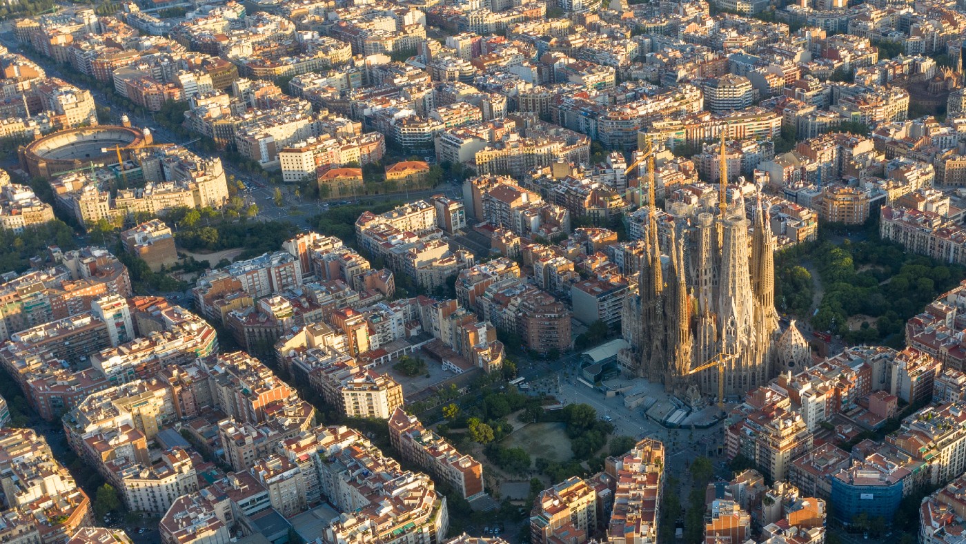 Barcelona Travel Guide: A Perfect Weekend in Spain