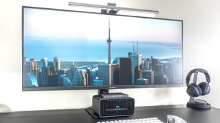 The Innocn 40C1R ultrawide monitor playing a music video with a 21:9 aspect ratio
