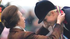 Zara Tindall (n&eacute;e Phillips) receives her medal from her mother, the Princess Royal, at the Blenheim European Championships in 2005.