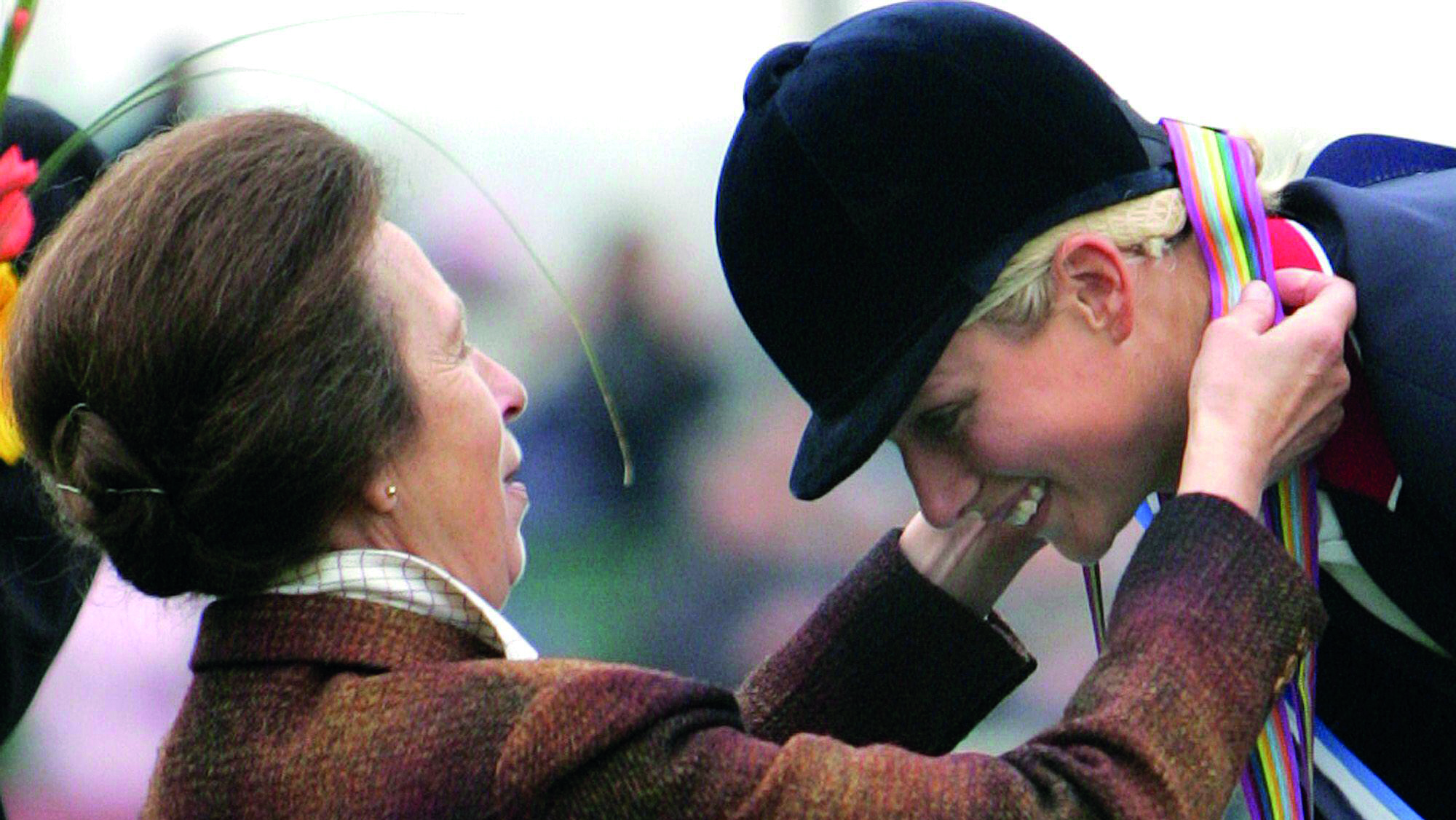 Zara Tindall (n&amp;eacute;e Phillips) receives her medal from her mother, the Princess Royal, at the Blenheim European Championships in 2005.
