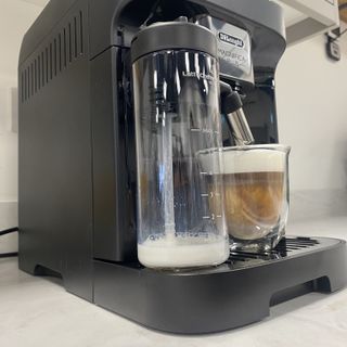 Testing the De'Longhi Magnificia Plus at the test centre