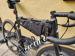Restrap Frame Bag Large seen from the front, fitted to a Factor O2 bike