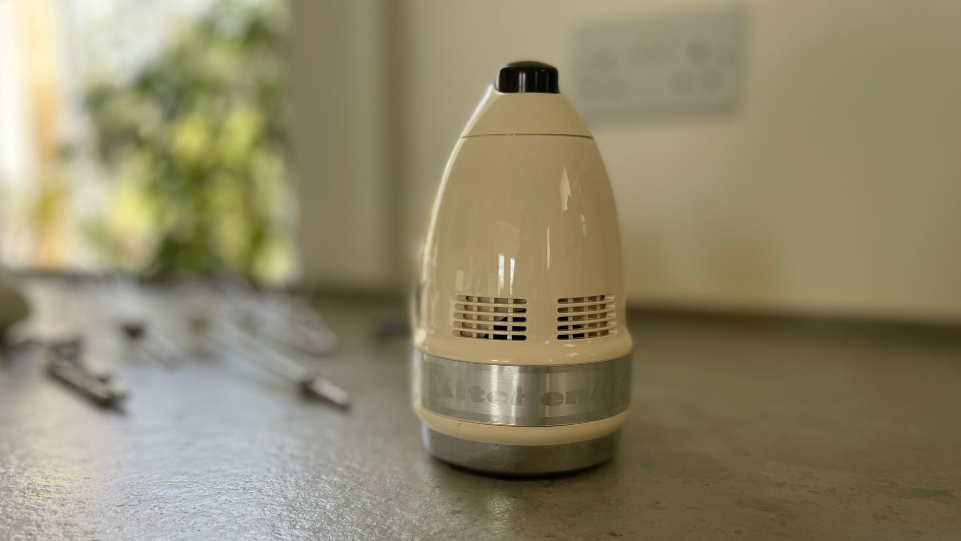 Front of the KitchenAid Hand Mixer