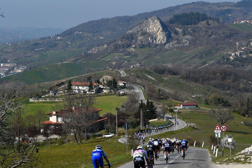 SAN MARINO ITALY MARCH 24 A general view of the peloton descending the climb of San Marino 648m during the 36th Settimana Internazionale Coppi e Bartali 2022 Stage 3 a 1471km stage from San Marino to San Marino 648m CoppieBartali on March 24 2022 in San Marino Italy Photo by Dario BelingheriGetty Images