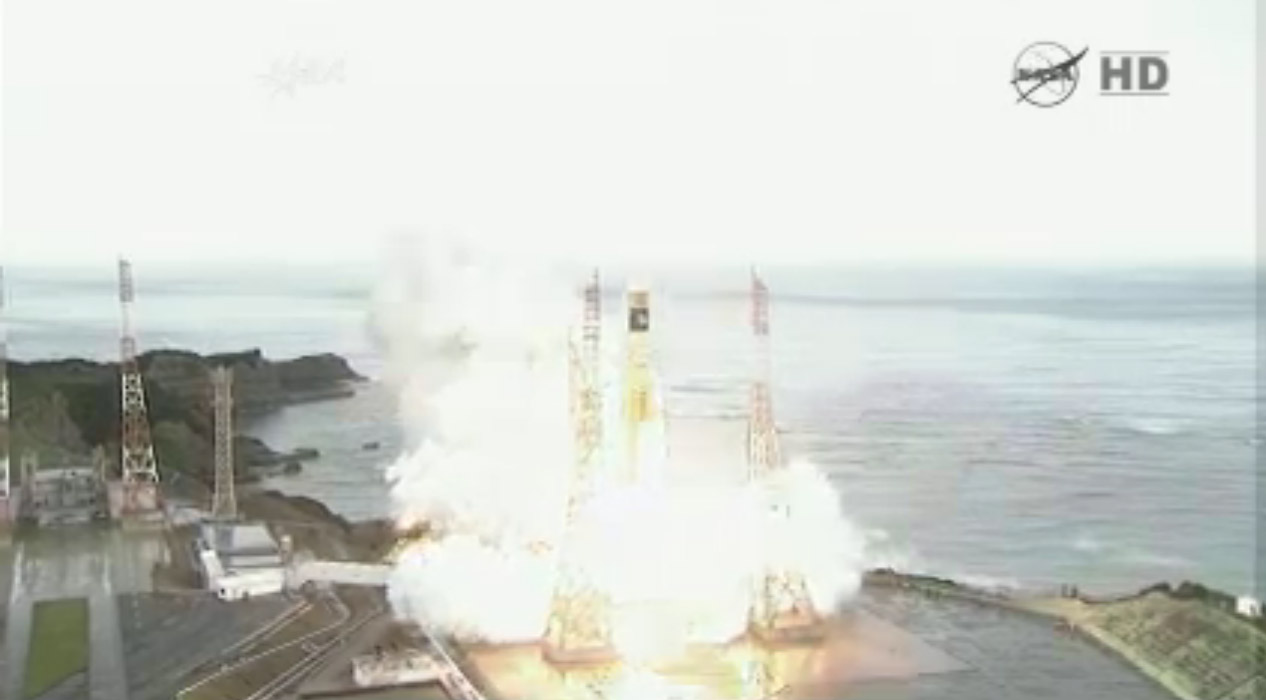 Japan's robotic HTV-3 cargo spaceship launches