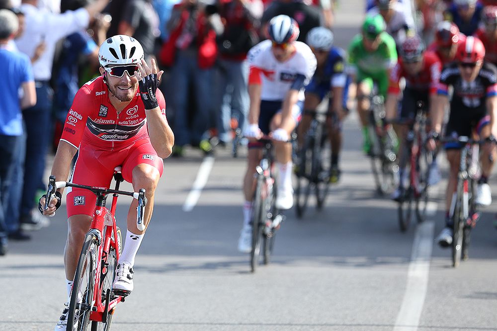 Giacomo Nizzolo wins the field sprint for second.