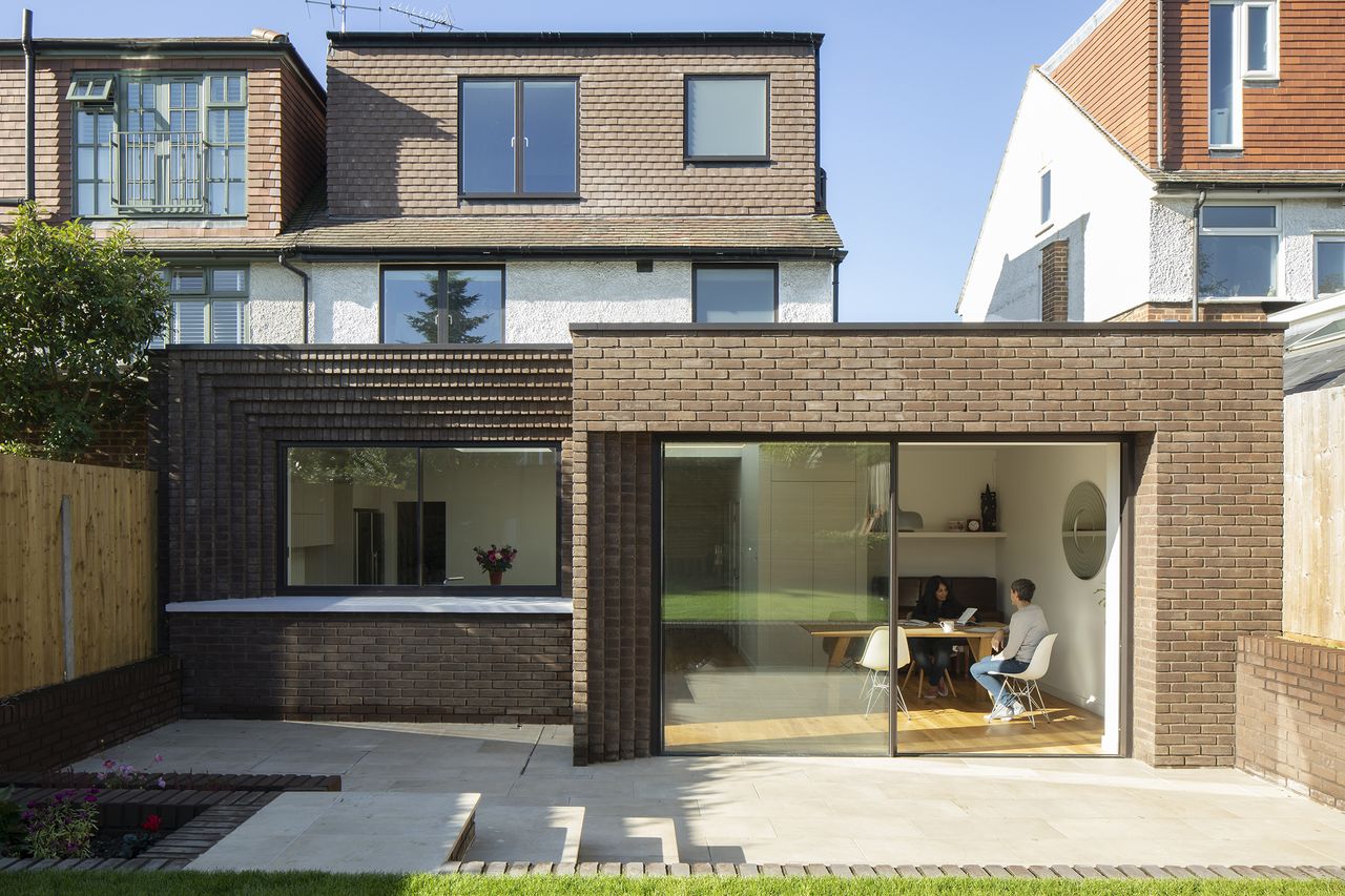 contemporary extension to replace an old conservatory