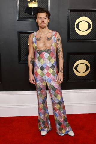 harry styles at the 2023 grammys red carpet