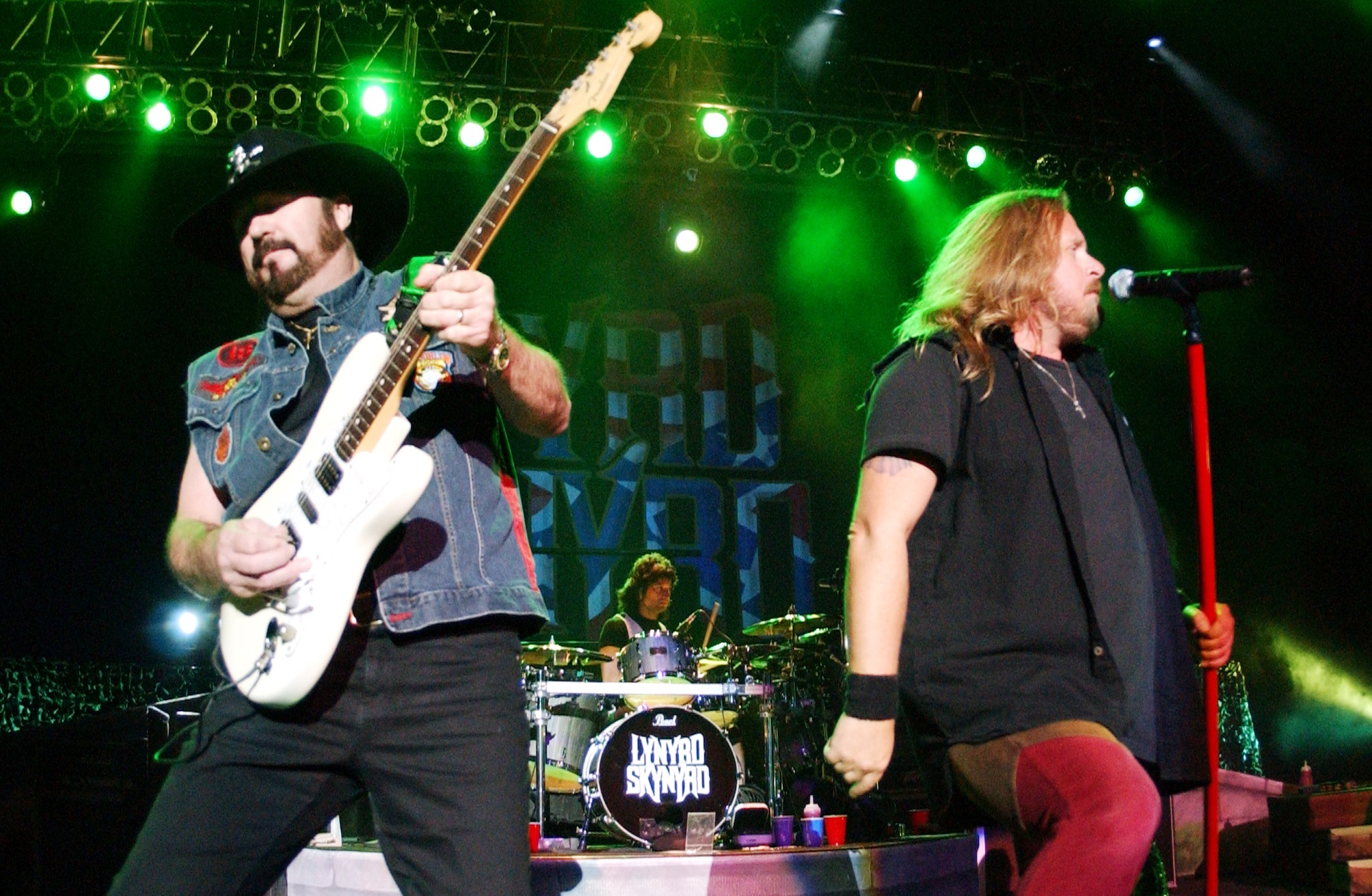 Hughie Thomasson (left) and Johnny Van Zant of Lynyrd Skynyrd perform at the Shoreline Amphitheater in Mountain View, California on August 3, 2002