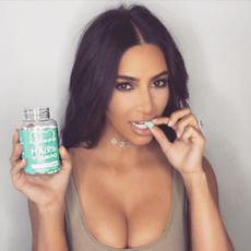 Kim Kardashian, Kourtney Kardashian ads