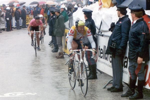 Laurent Fignon in action during stage 13 of the 1989 Giro d'Italia.
