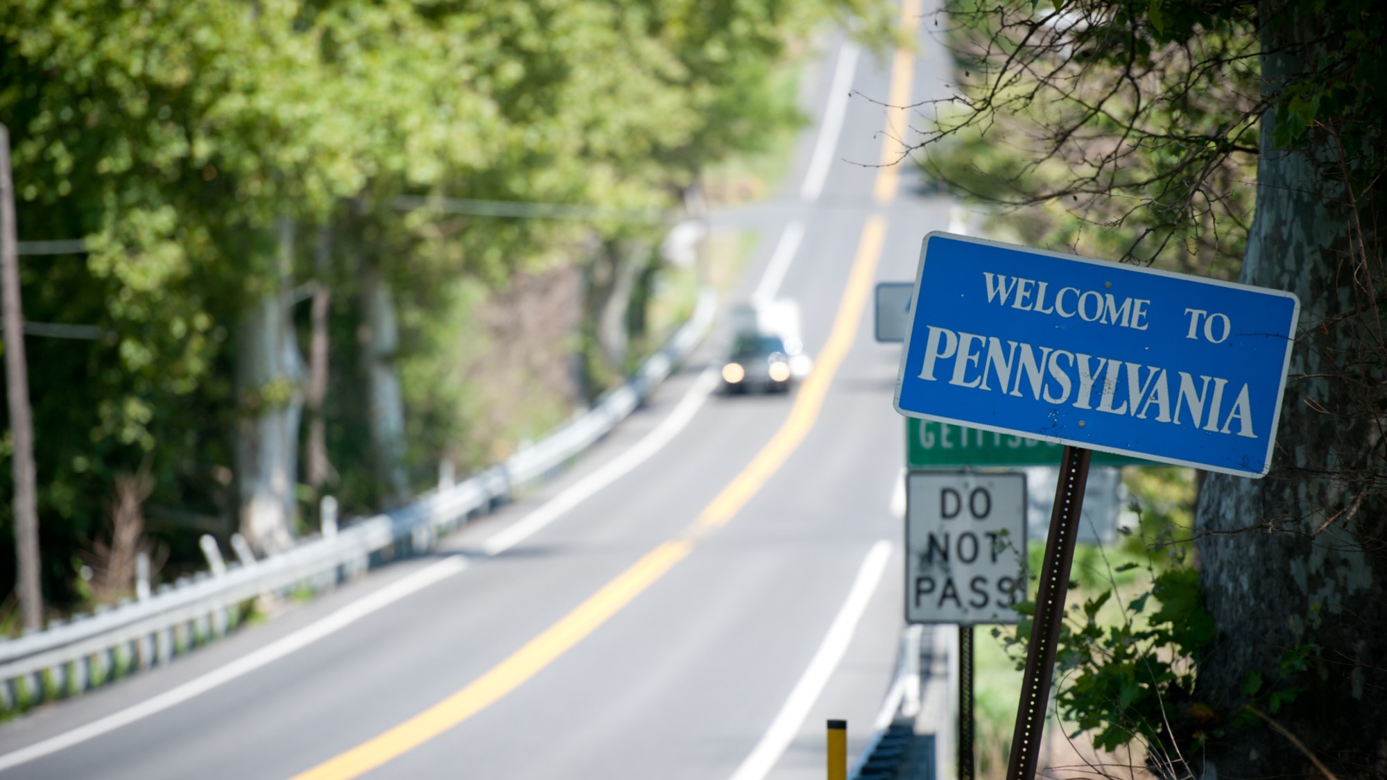 A sign welcoming drivers to Pennsylvania.