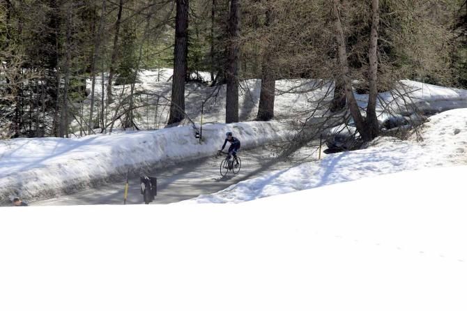 Banks of snow were the backdrop to Bradley Wiggins recon of the Tre Cime di Lavaredo stage.