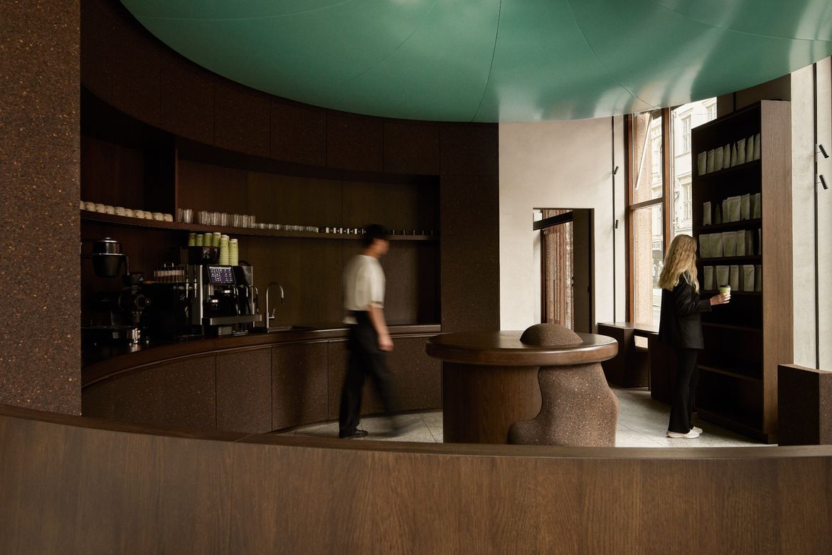 Oslo bar with dark wood in a curved shape