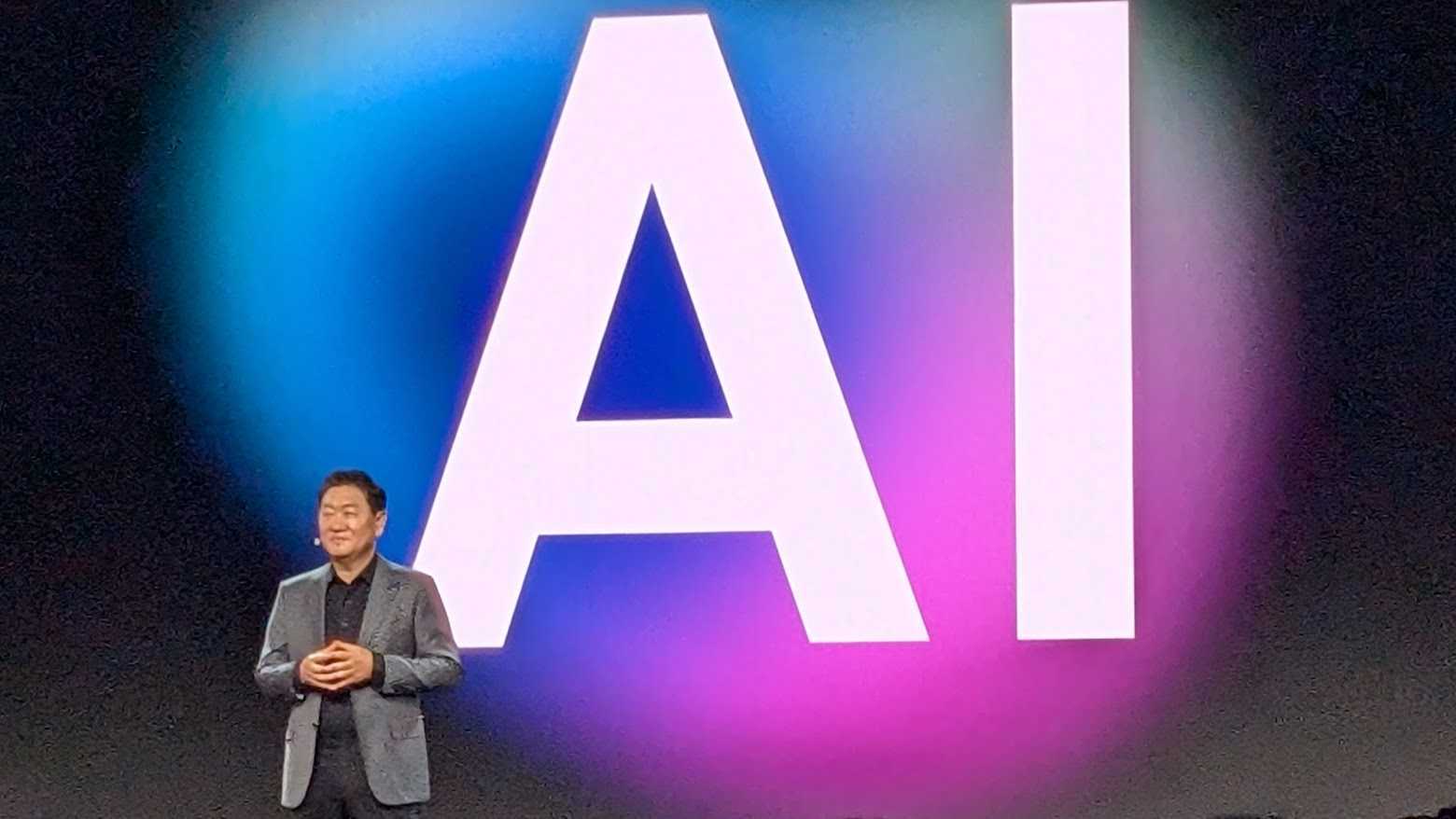 Samsung presenting AI and laptops at CES 2025