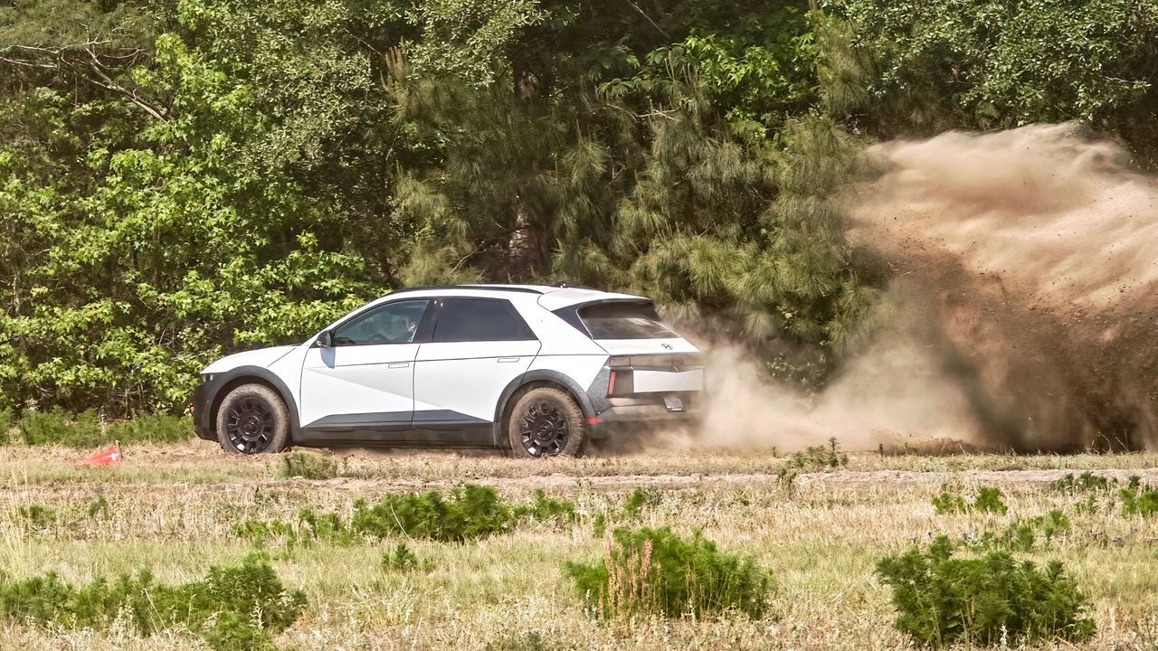 Hyundai IONIQ 5 XRT rallycross first look.