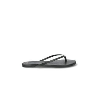 gMoyeULdgDzSsLEWVgK5kD-320-80 30 اكتشاف الموضة الصيفية المعتمدة من المحرر من Banana Republic و Levi's® والمزيد