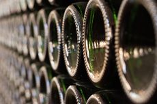 wine-bottle-rack-jana-kowalewicz-gtg3l3mhYlk-unsplash.jpg