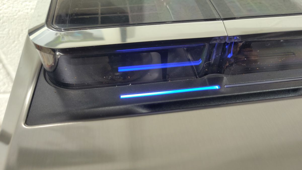 Empty bean hopper warning light on Siemens EQ900 coffee maker