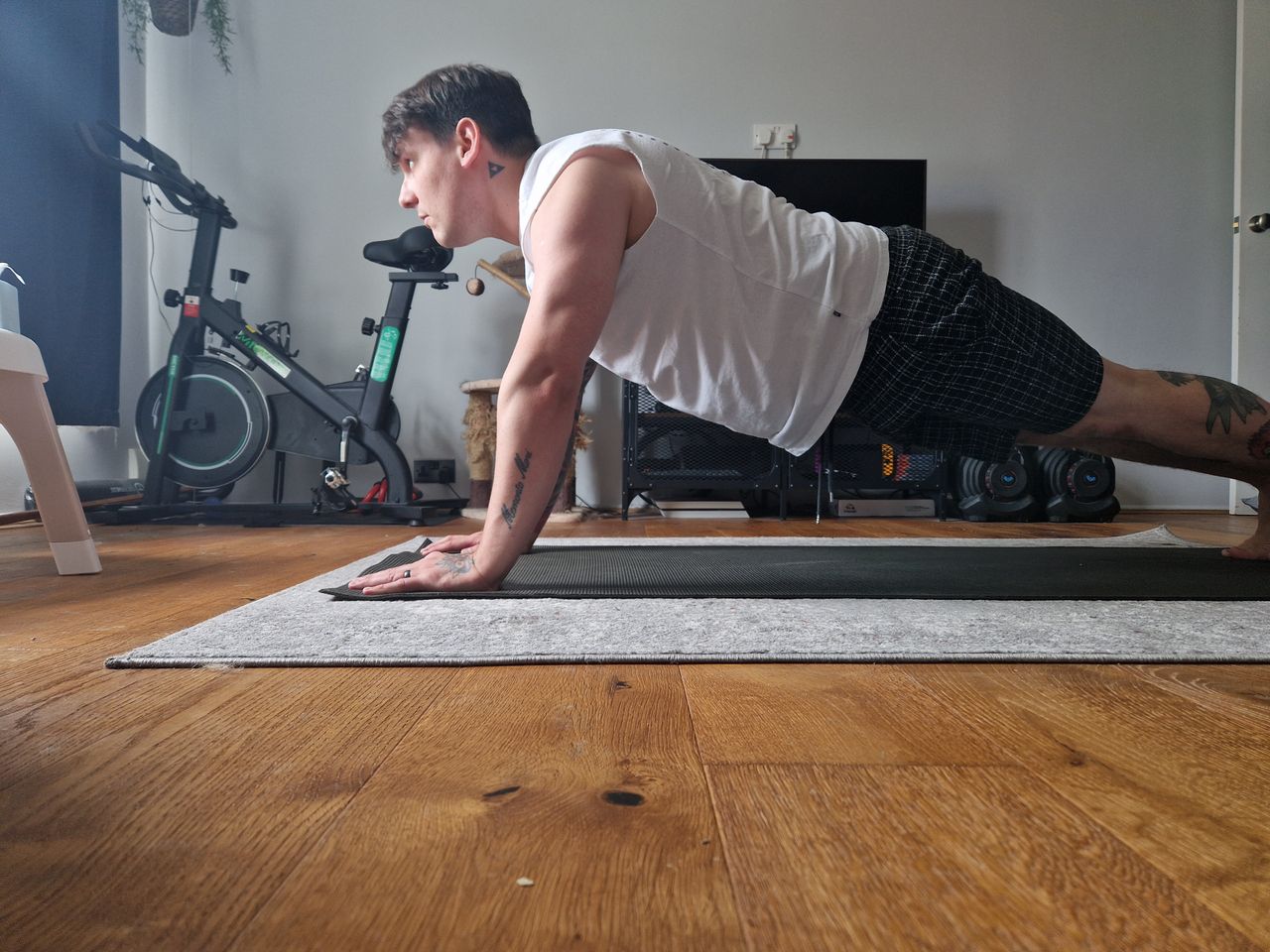 Plank get up