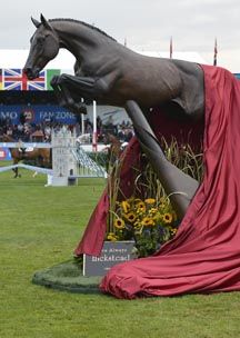 Hickstead_statue.jpg