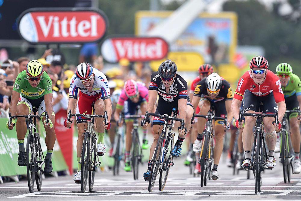 Sprinters line up during stage 15.