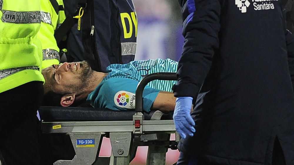 Busquets sustains ankle ligament damage in Eibar v Barcelona | FourFourTwo