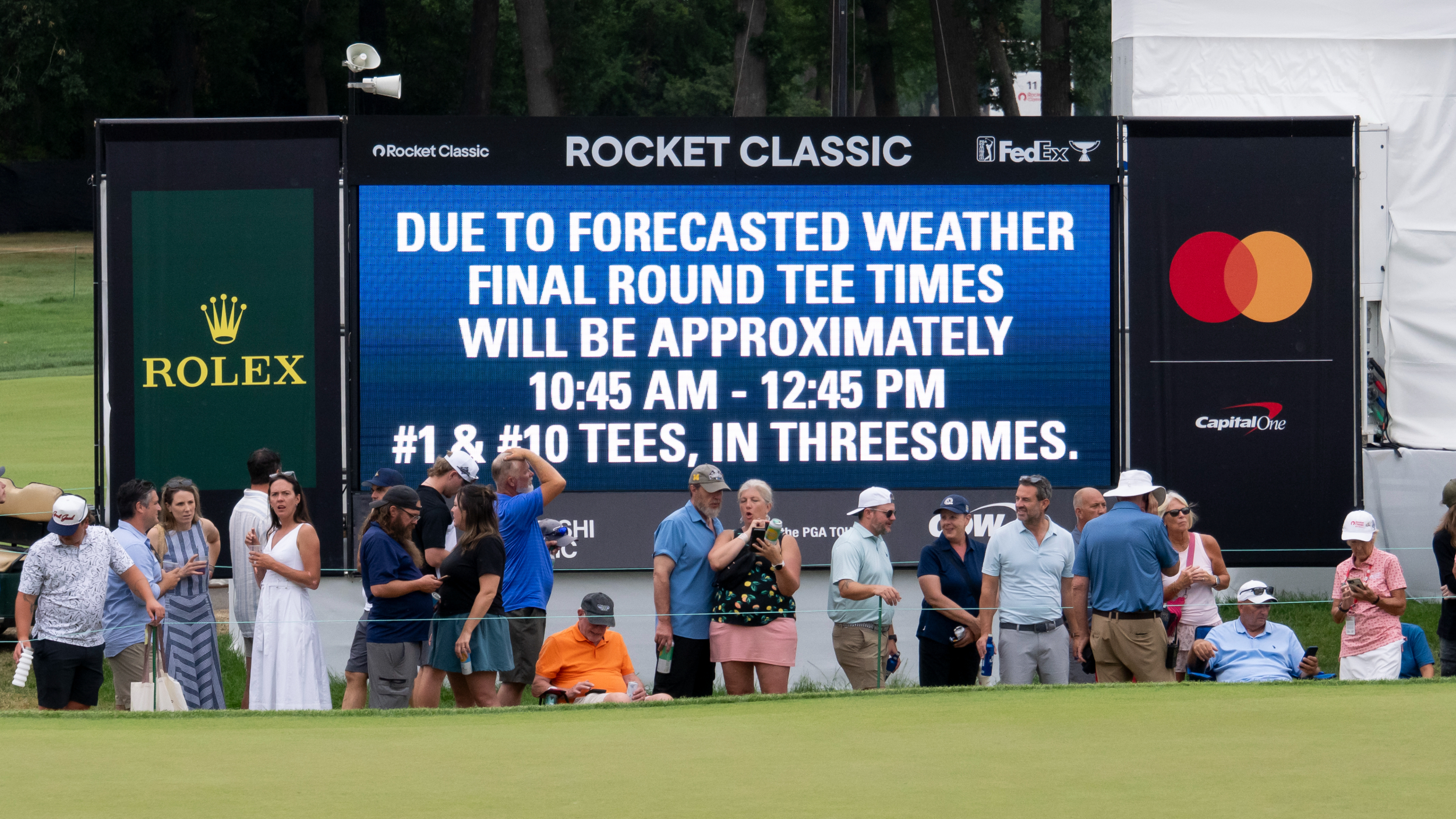 A tee time chance notice at Detroit Golf Club