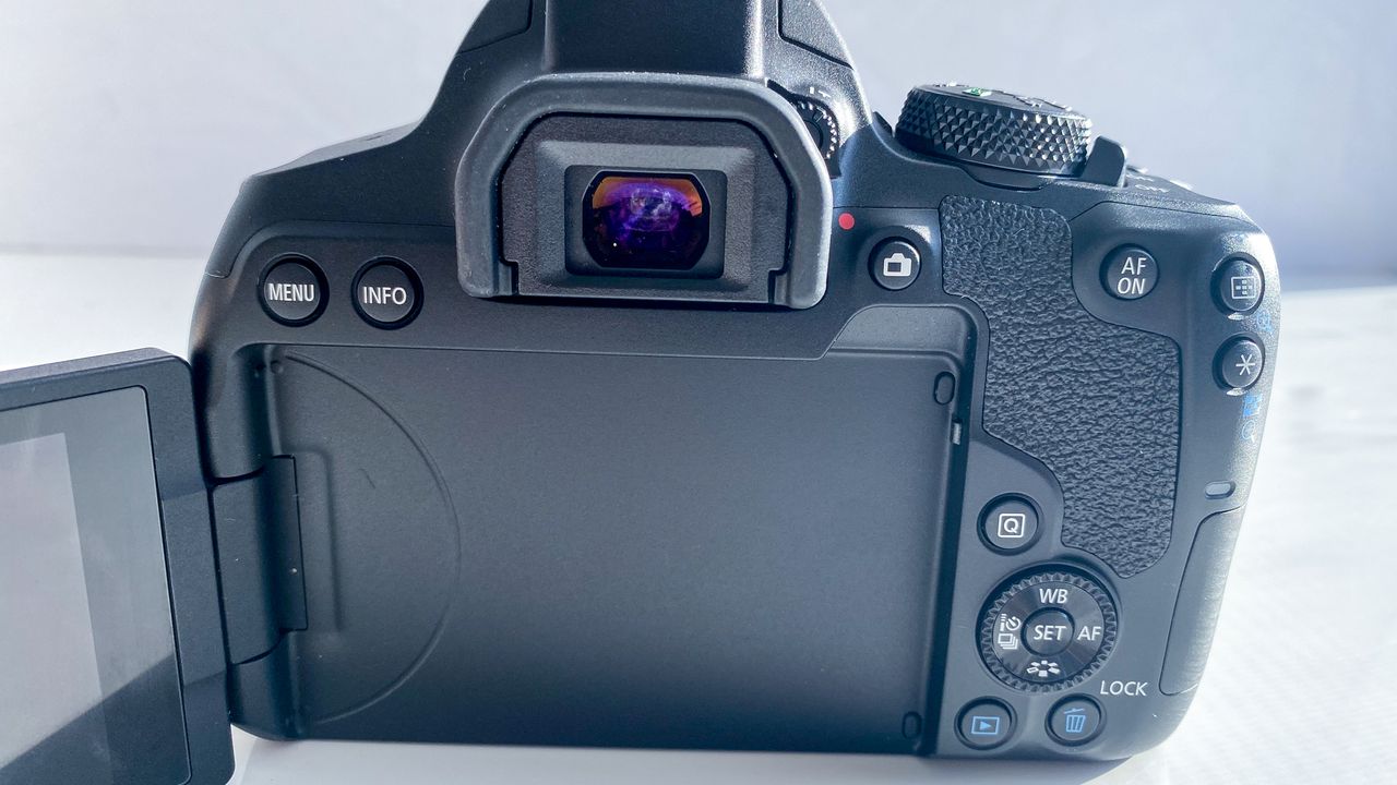Canon EOS Rebel T8i