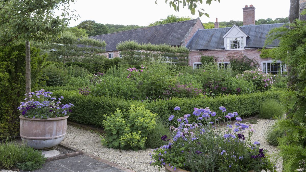 How to Completely Transform Your Garden's Overall Style - Flipboard