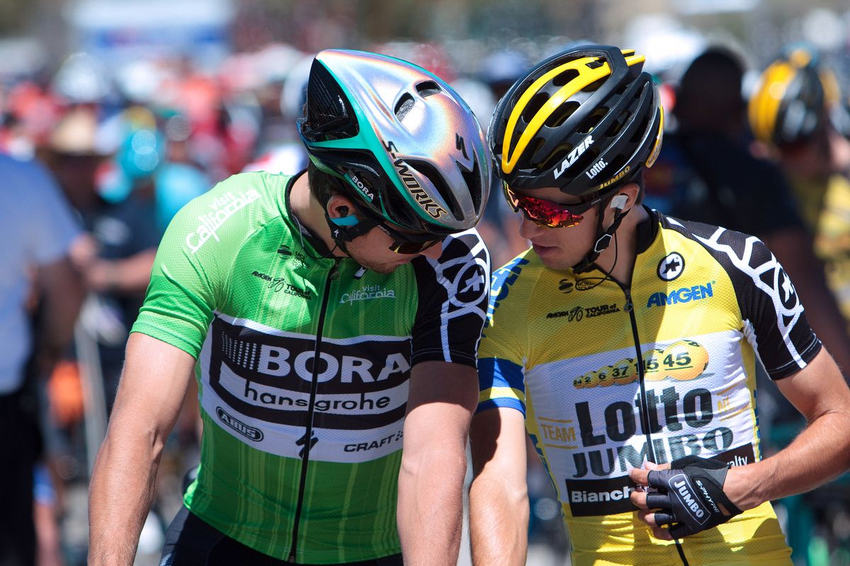Peter Sagan and George Bennett (LottoNL-Jumbo) compare notes