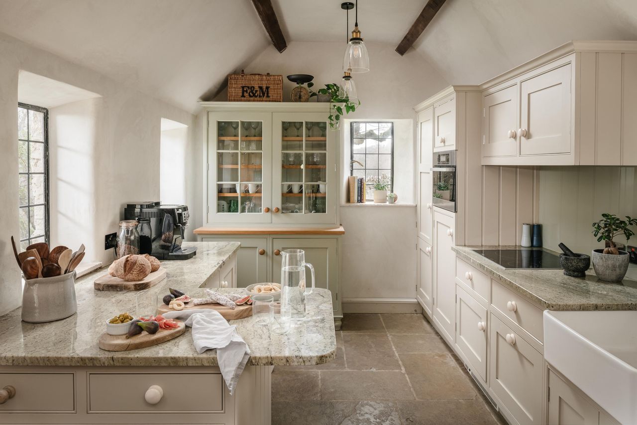 Picture-perfect country cottage