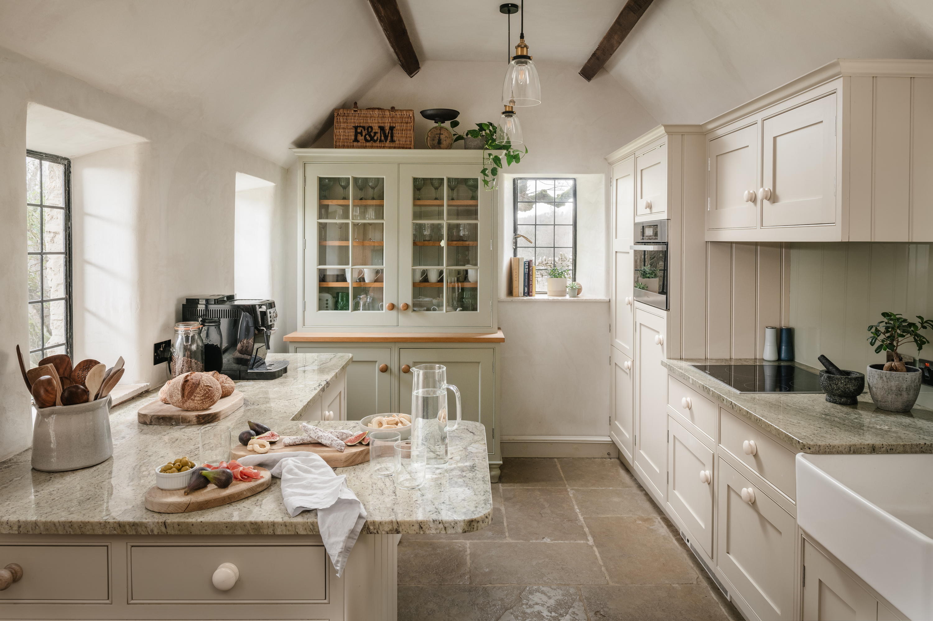 Picture-perfect country cottage