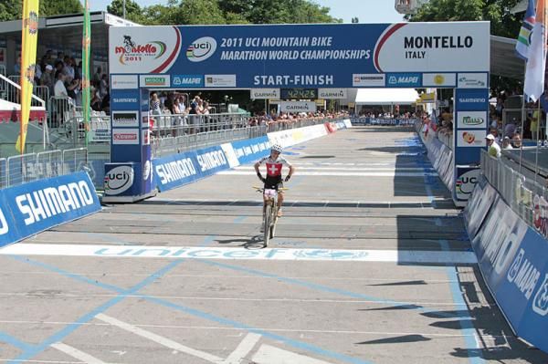 2010 marathon world champion Esther S&uuml;ss (Switzerland) finishes third.