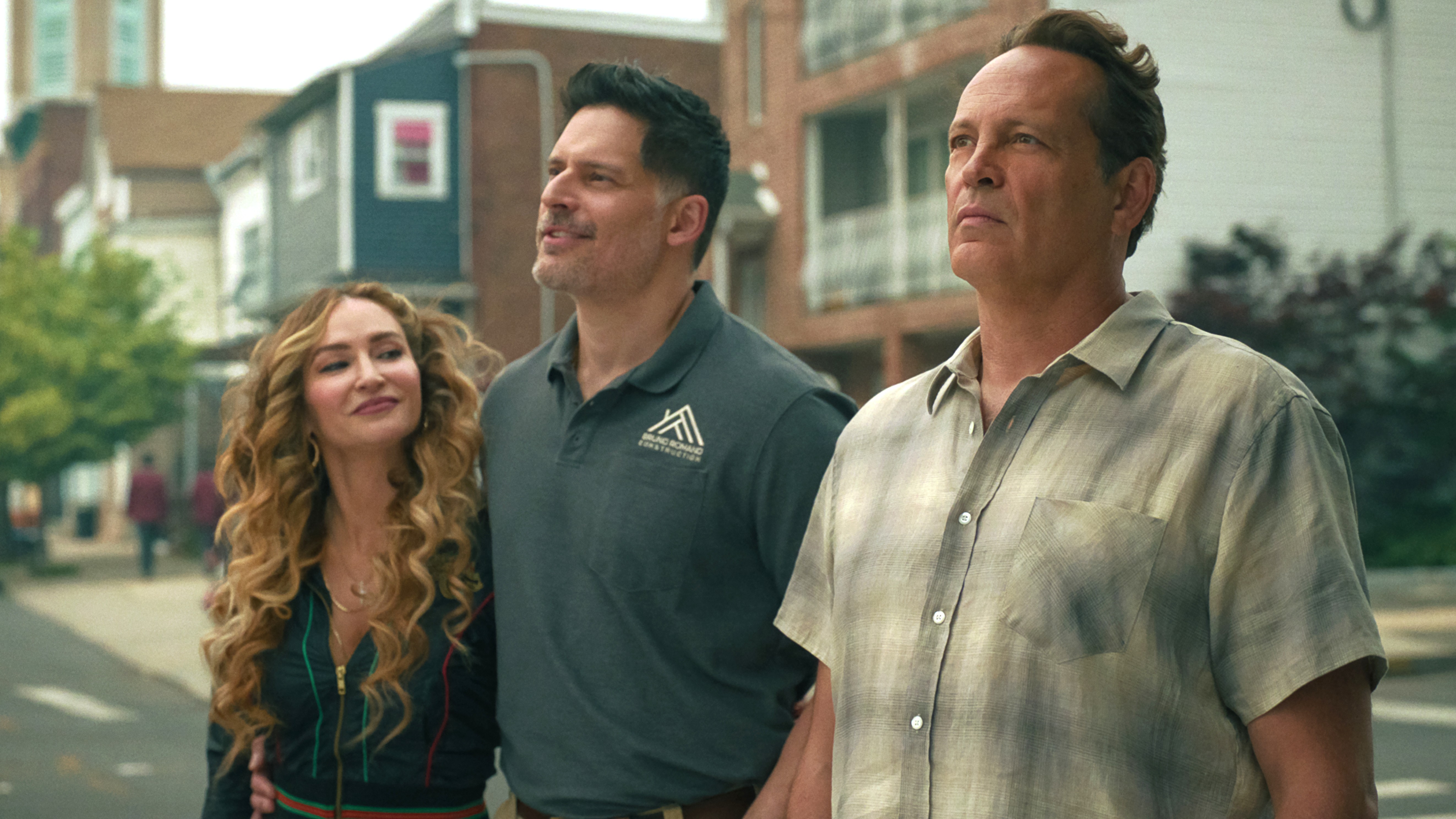 (L-R) Drea de Matteo as Stella, Joe Manganiello as Bruno and Vince Vaughn as Joe Scaravella in "Nonnas."