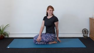 yoga energy sequence: seated twist