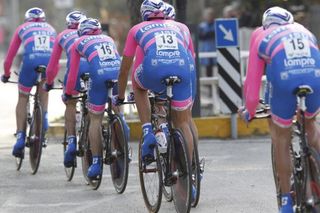 The depleted Lampre - ISD team out on the course