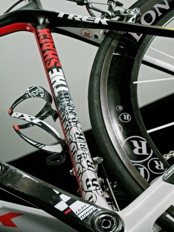 Even the backside of the seat stay wishbone leaves room for another logo.