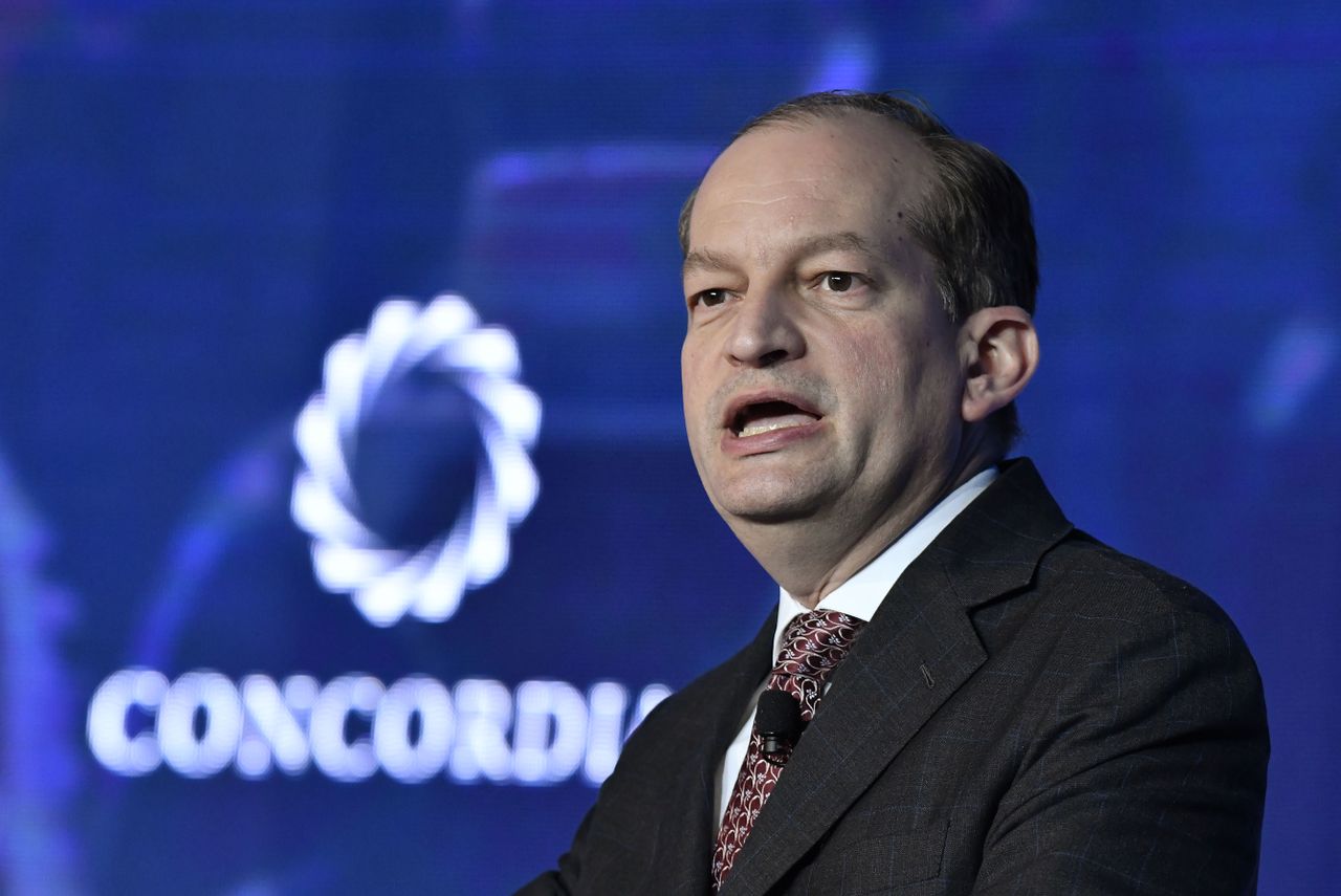 Alex Acosta.