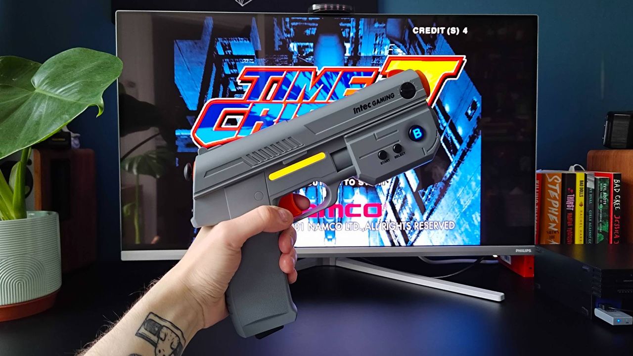 CRTs نەفرەتیان لێ بکرێت، Intec Time Breaker Lightgun بۆ PS1/PS2 ڕۆمپەکانی Guncon وەک Time Crisis 2 دەهێنێتەوە ژووری میوان و لەسەر تەلەفزیۆنە تازەپێگەیشتوەکەت