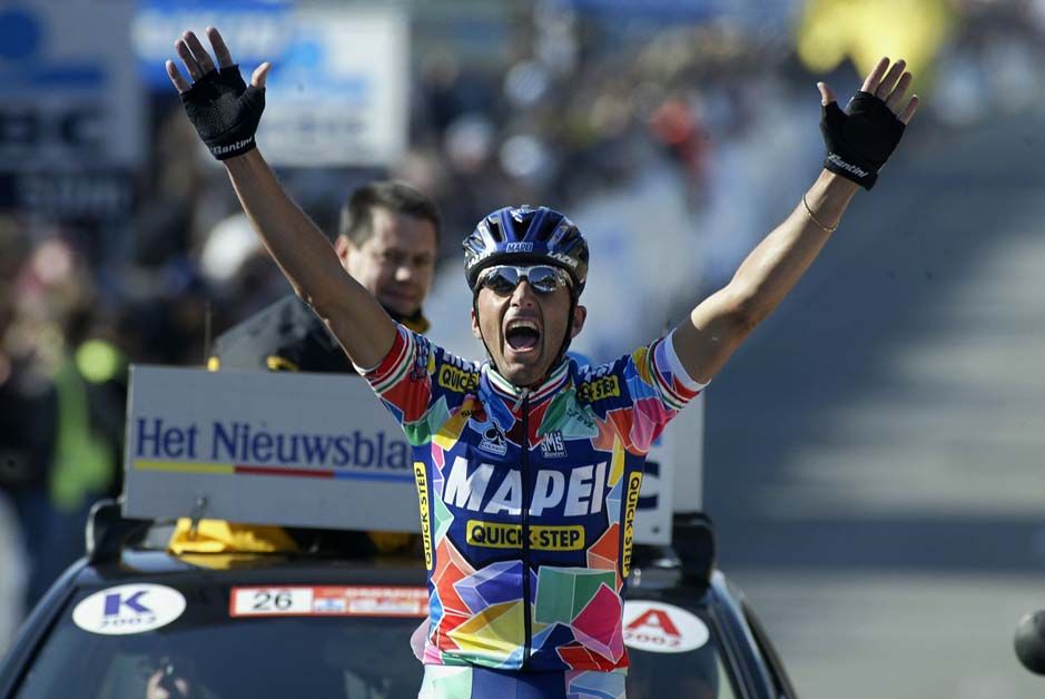 Andrea Tafi wins the 2002 Tour of Flanders