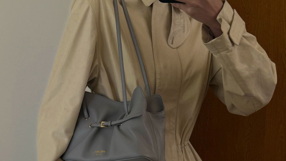 Alexa and Elsa Just Wore Winter's Next Designer It Bag, And In the Season's Breakthrough Colour Trend