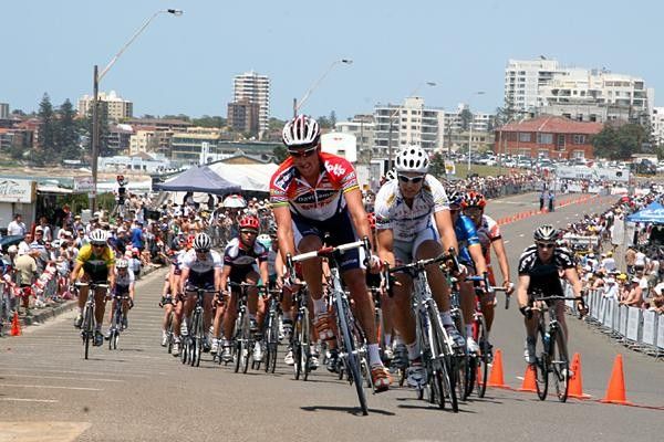 The elite men's field in action at Cronulla on Sunday. Graeme Brown won the men's event, while Kate Nichols was