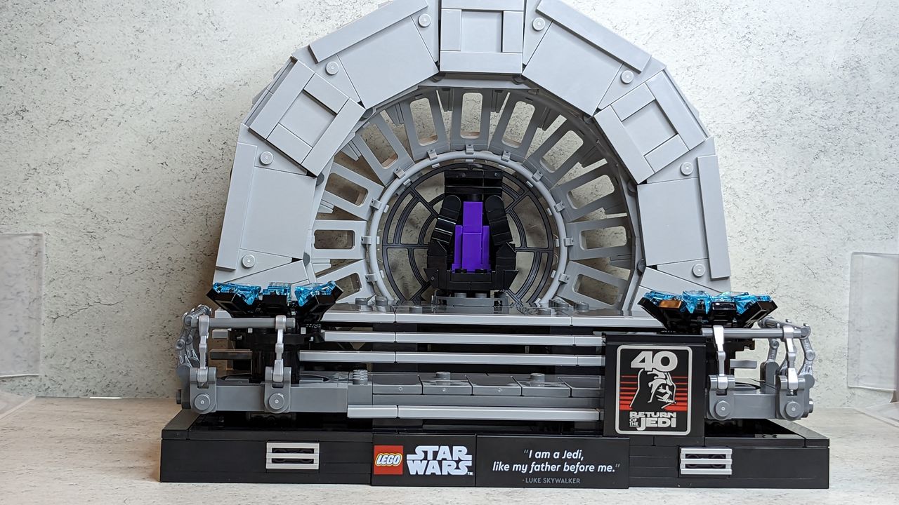 Lego Star Wars Emperor's Throne Room Diorama