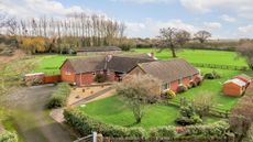 Crowmoor-Lane-Tillington-Hunters.jpg